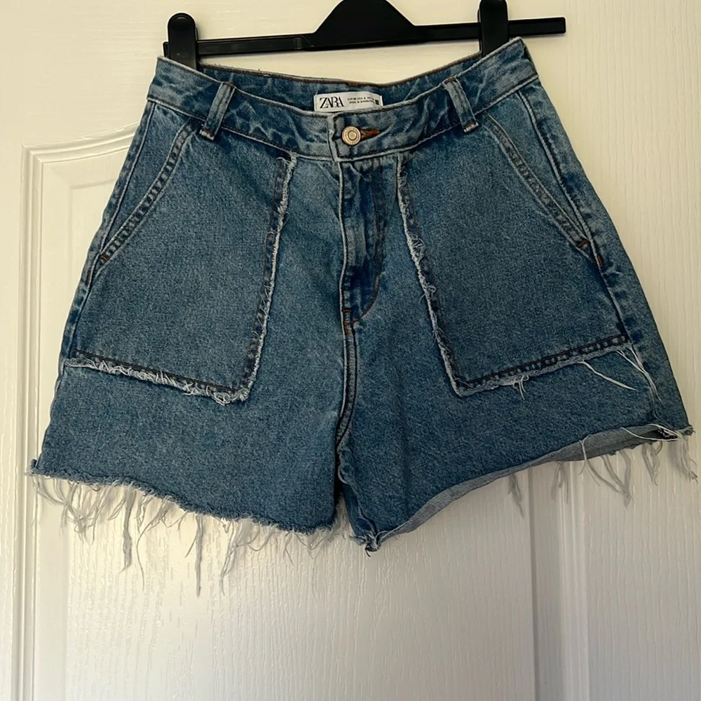 Zara Jean Shorts - Picture 1 of 3